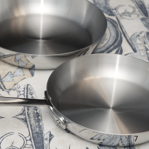 Detailed Review About Stainless Steel Pans: Everything You Need to Know.Discover the benefits, types, top picks, and care tips for stainless steel pans, and why they’re a must-have for every kitchen.