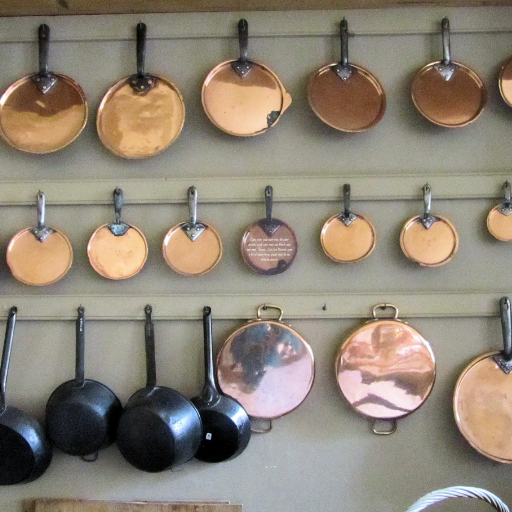 Everything You Need to Know About Copper Pans – Discover the advantages, varieties, and maintenance tips for copper cookware to upgrade your culinary skills.